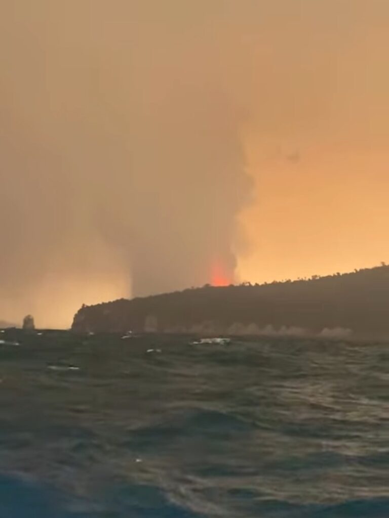 eruzione anak krakatau