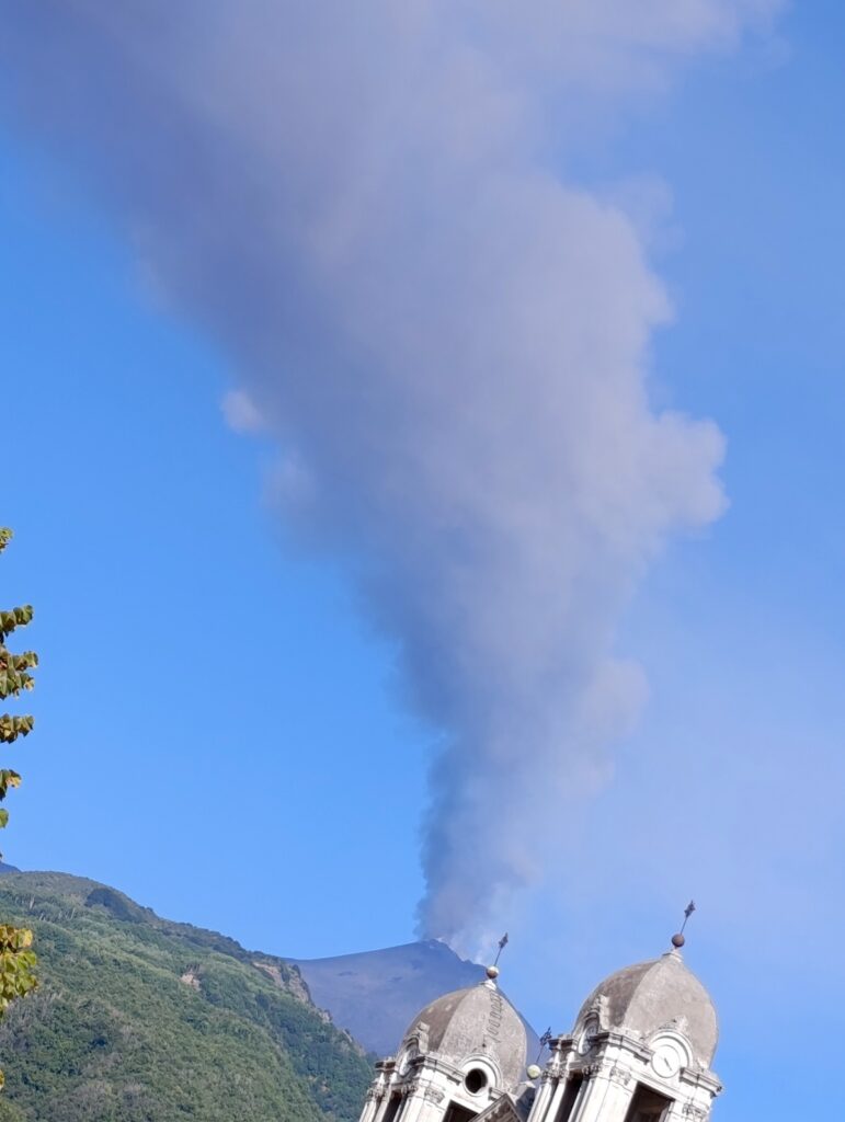 etna oggi colonna cenere