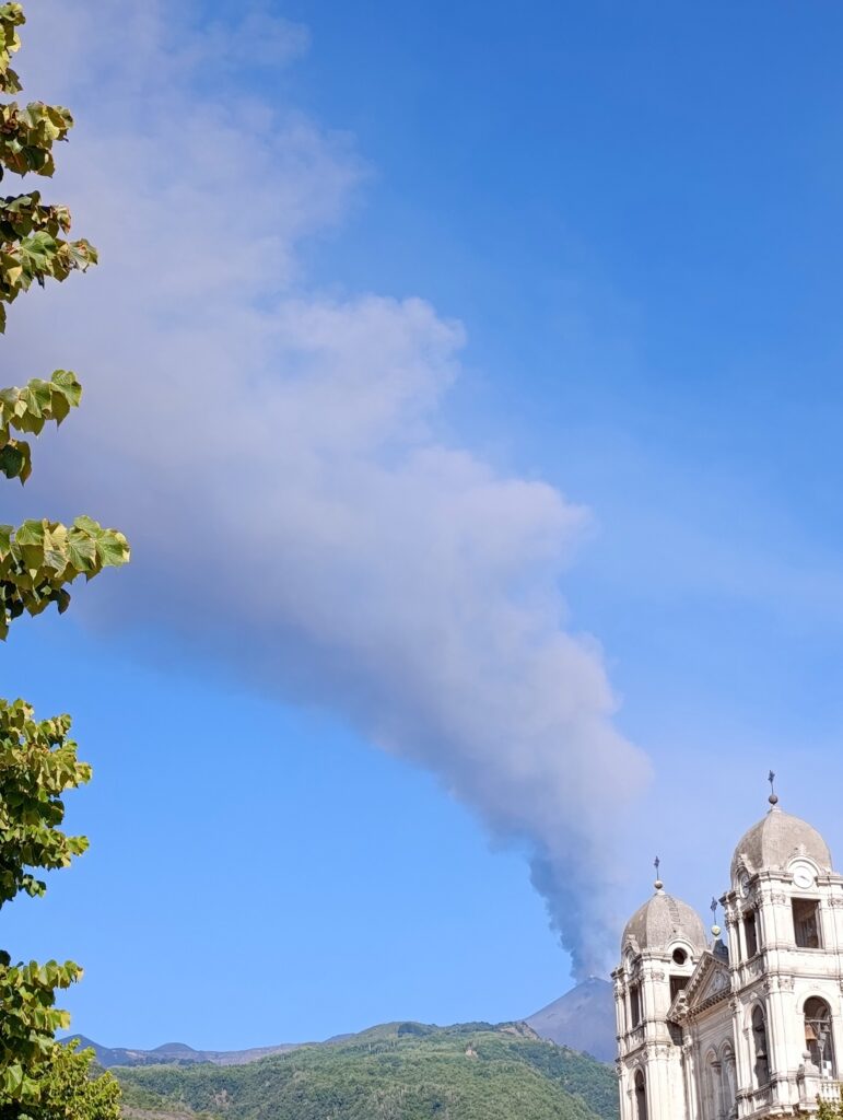 etna oggi colonna cenere