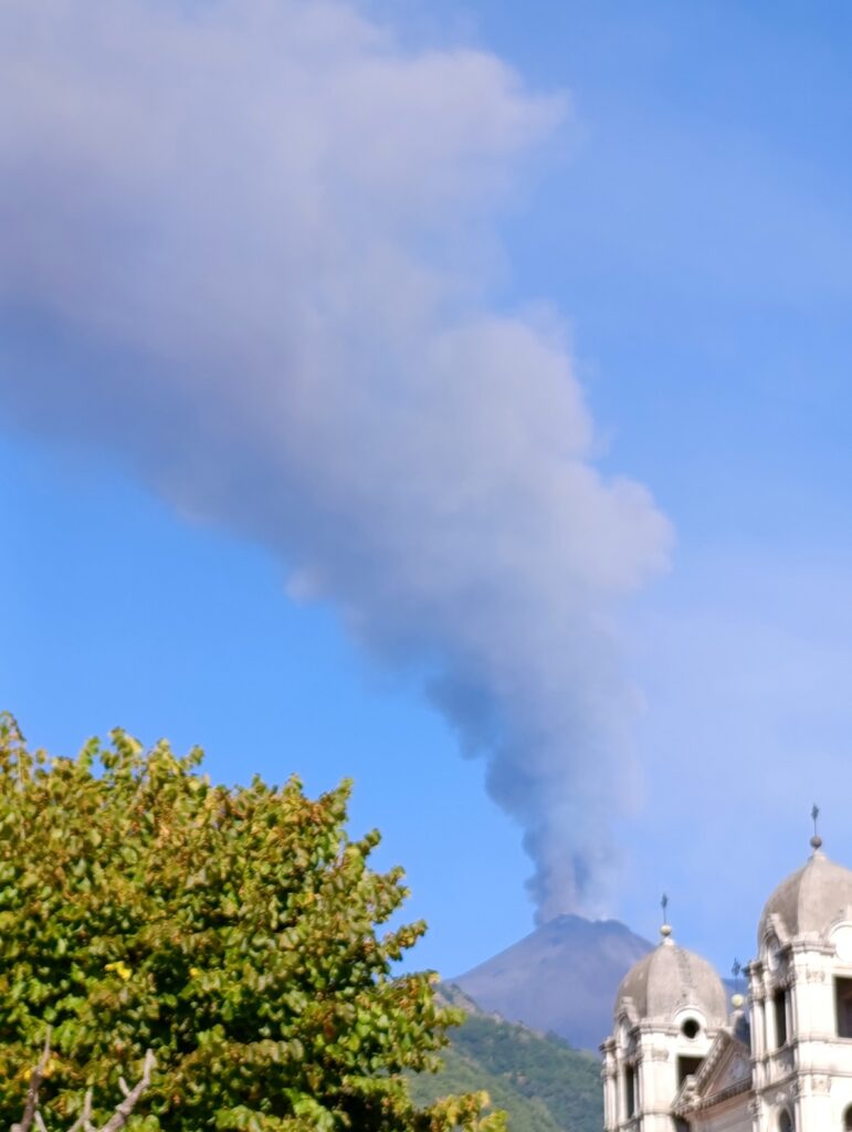 etna oggi colonna cenere