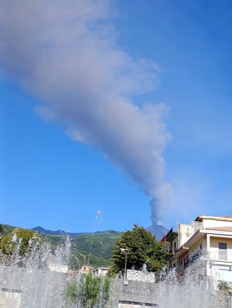 etna oggi colonna cenere