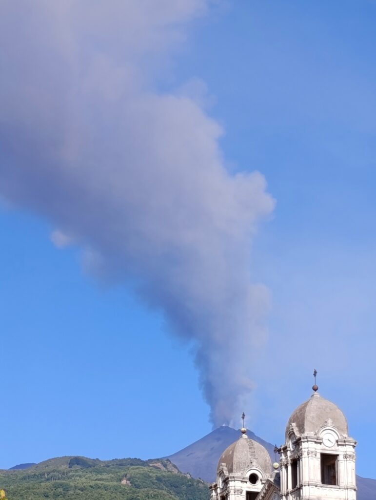 etna oggi colonna cenere