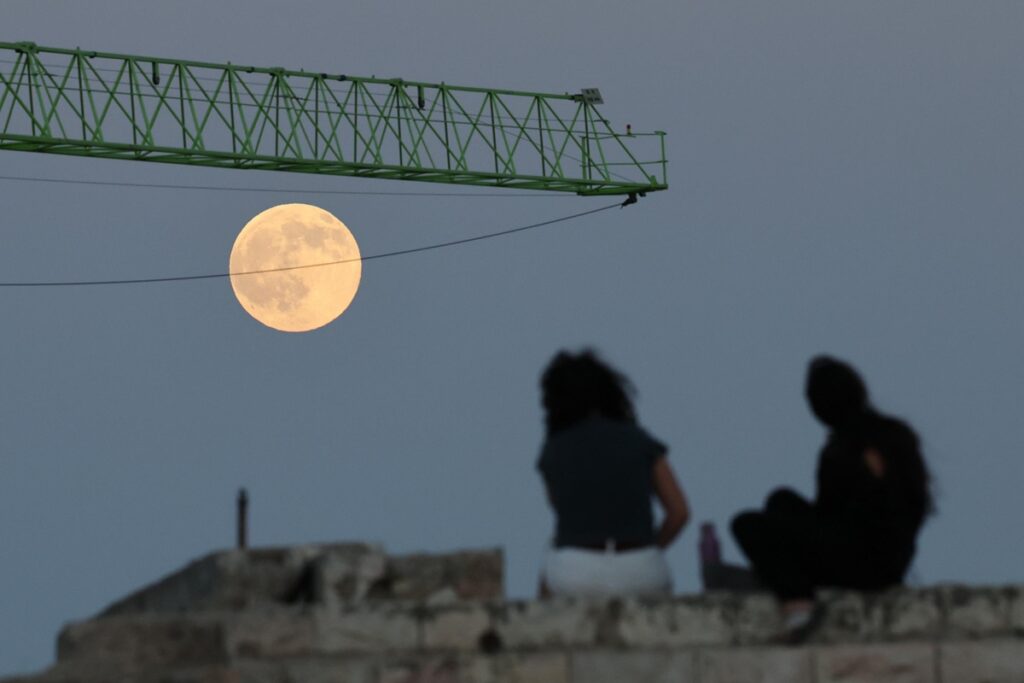 luna del raccolto gerusalemme