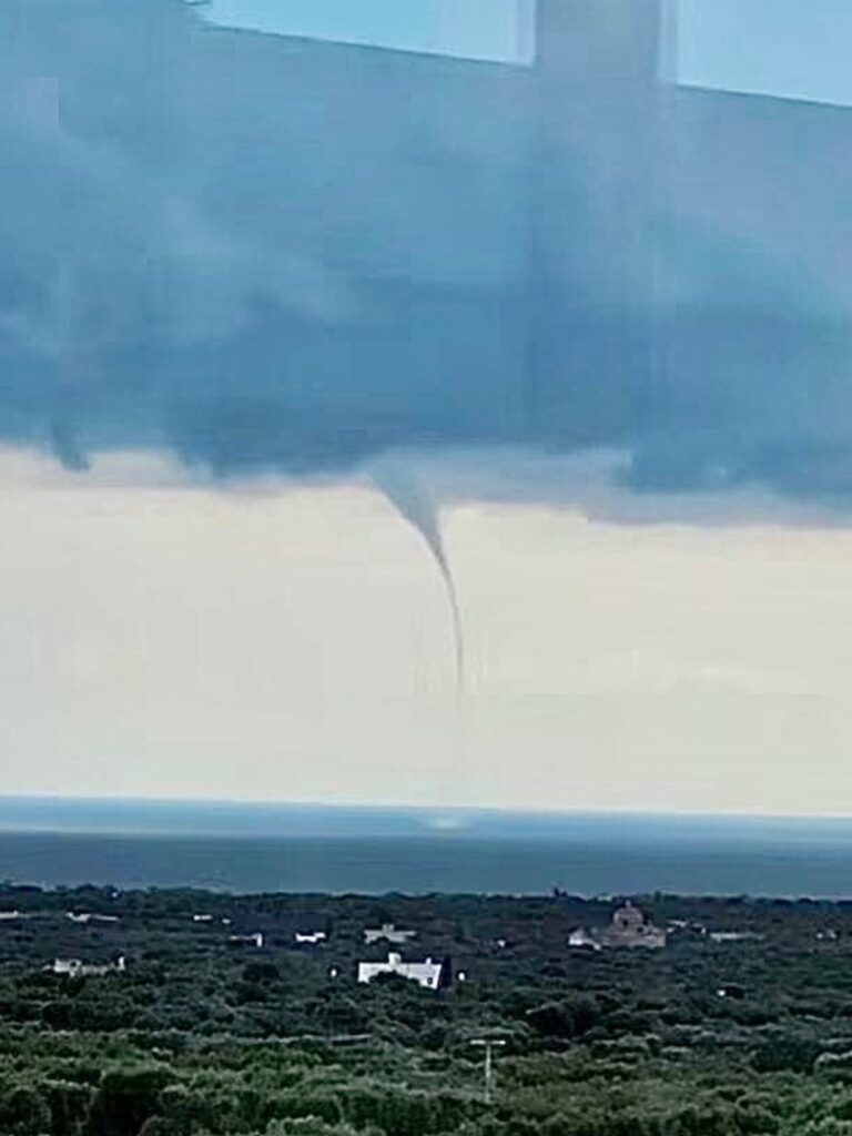 maltempo tromba marina monopoli puglia