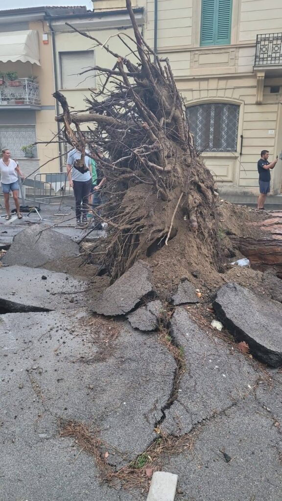 maltempo viareggio toscana