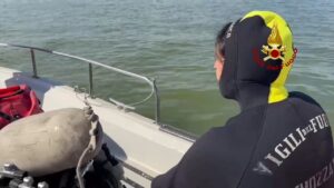 vigili del fuoco ricerche disperso laguna venezia