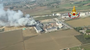 incendio pontedera