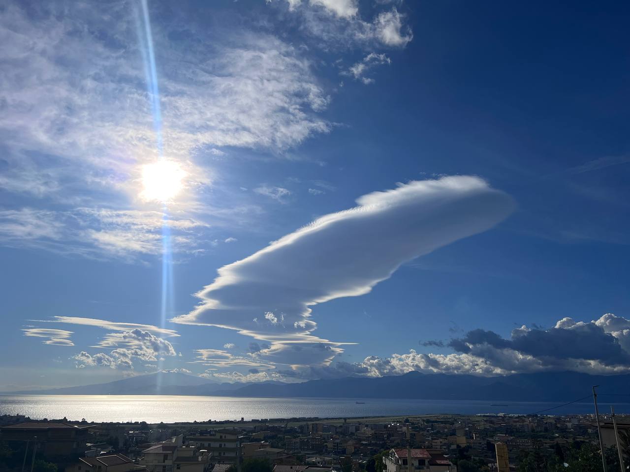 nube lenticolare stretto di messina