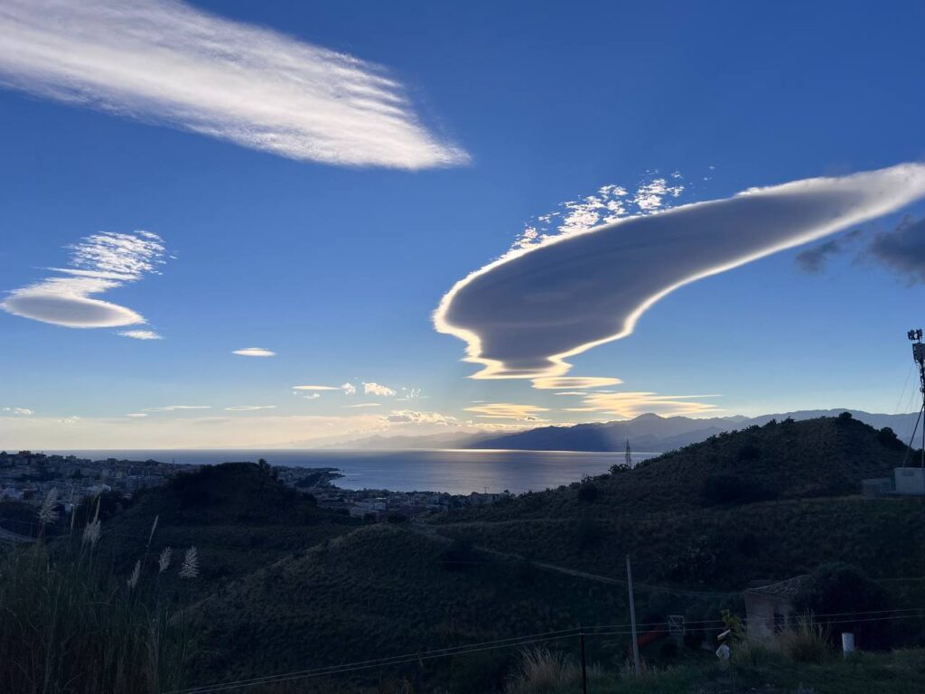 nubi lenticolari stretto di messina 27 ottobre 2026