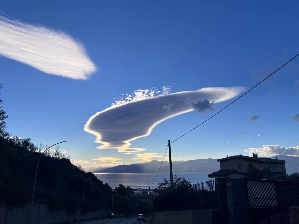 nubi lenticolari stretto di messina 27 ottobre 2026
