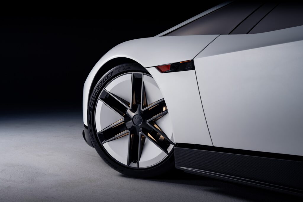 nuova roadster tesla