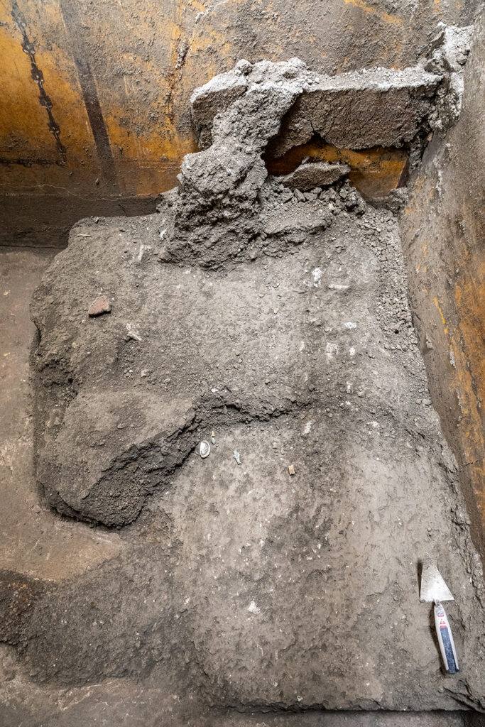 scoperta armadio donna pompei